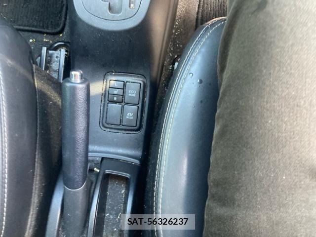Toyota AQUA 2014-07 8561158-18