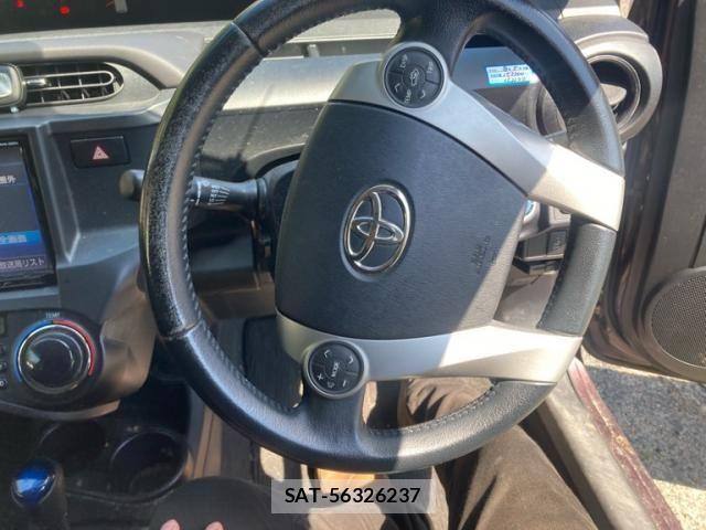 Toyota AQUA 2014-07 8561158-19