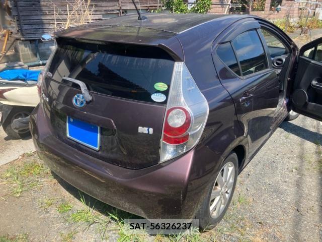 Toyota AQUA 2014-07 8561158-3