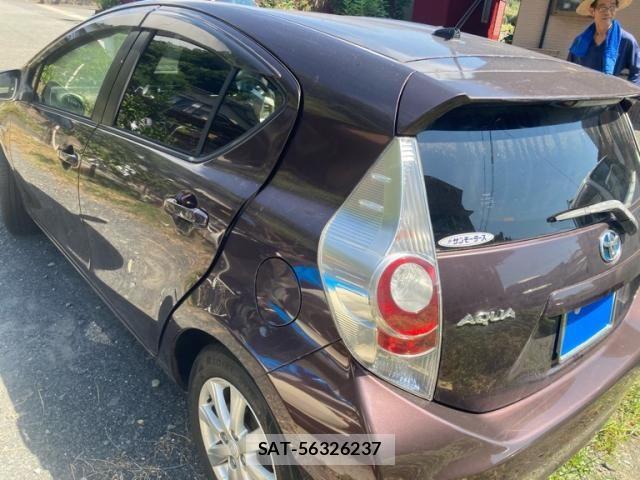 Toyota AQUA 2014-07 8561158-4
