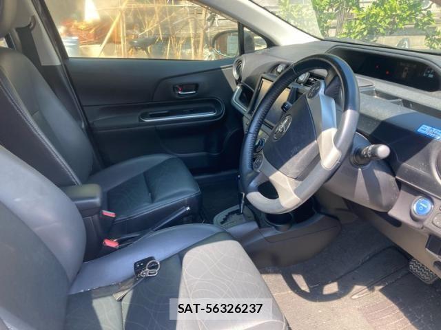 Toyota AQUA 2014-07 8561158-5