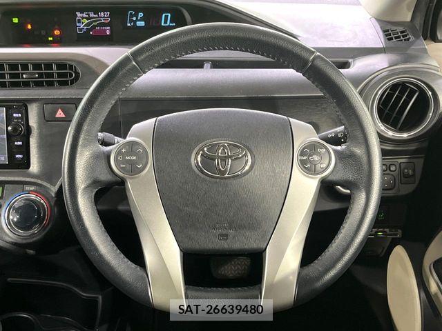 Toyota AQUA 2014-09 8625812-10