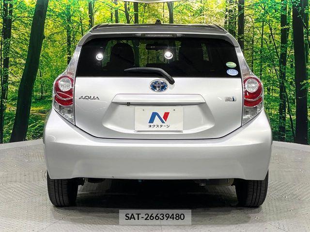 Toyota AQUA 2014-09 8625812-14