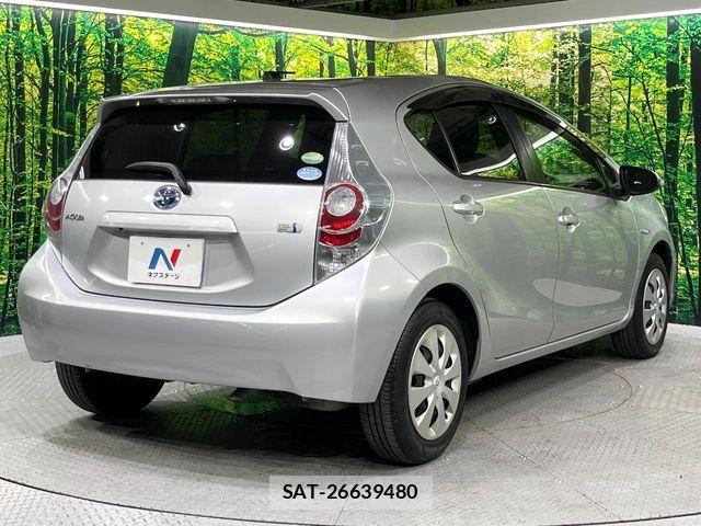 Toyota AQUA 2014-09 8625812-16