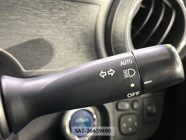 Toyota AQUA 2014-09 8625812-5