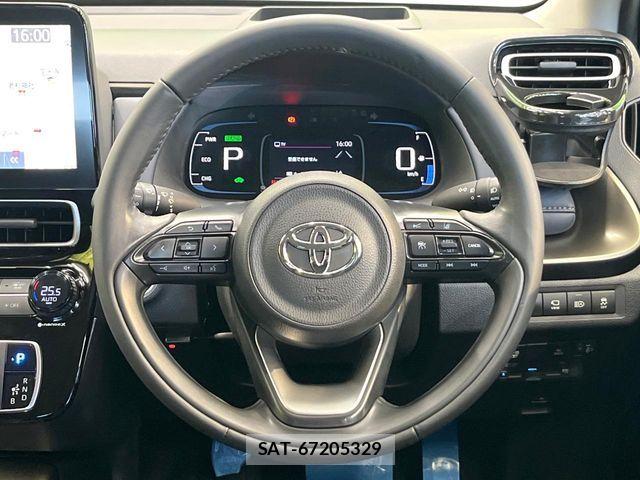 Toyota AQUA 2021-11 8625765-9