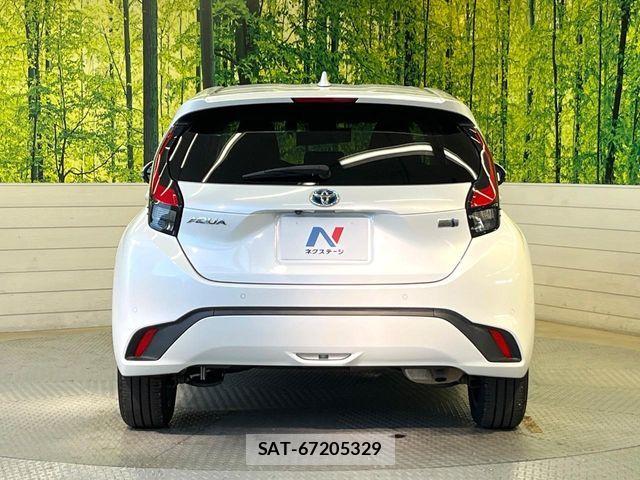 Toyota AQUA 2021-11 8625765-13