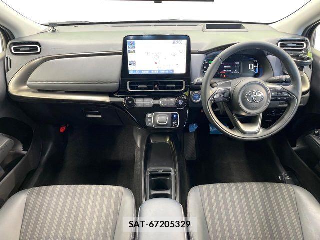 Toyota AQUA 2021-11 8625765-1