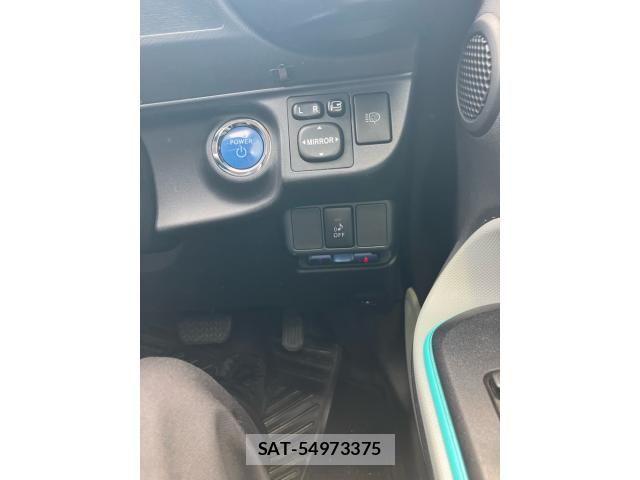 Toyota AQUA 2012-07 8625822-16