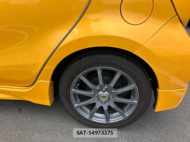 Toyota AQUA 2012-07 8625822-3