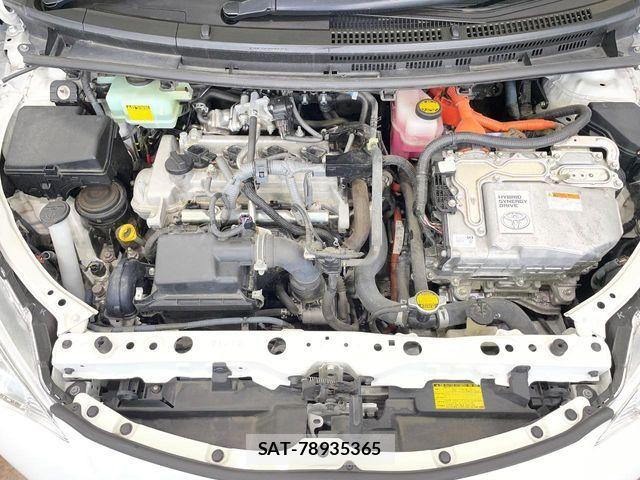 Toyota AQUA 2014-05 8625804-17