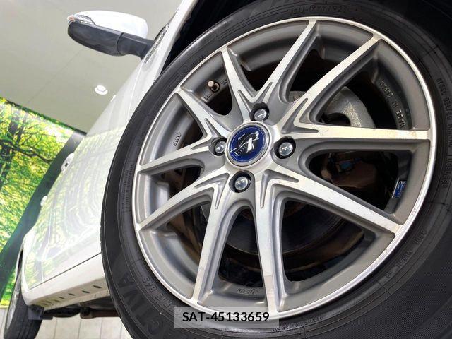 Toyota AQUA 2012-09 8625807-12