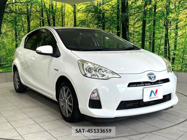 Toyota AQUA 2012-09 8625807-15