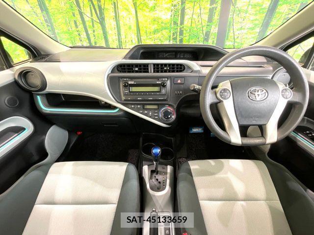 Toyota AQUA 2012-09 8625807-1