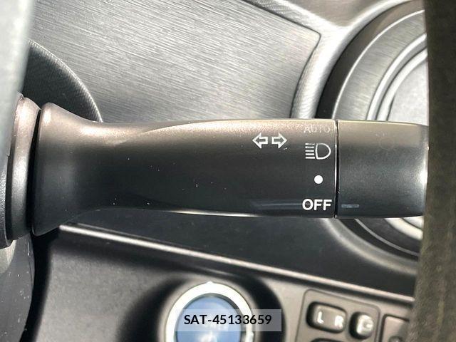 Toyota AQUA 2012-09 8625807-5