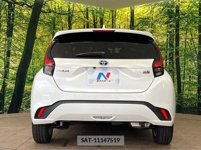 Toyota AQUA 2021-12 8625764-14