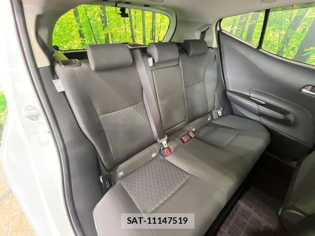 Toyota AQUA 2021-12 8625764-8