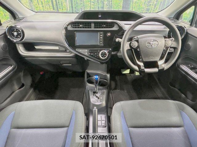 Toyota AQUA 2020-02 8625784-1