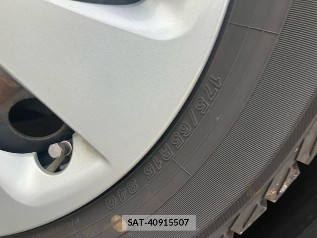 Toyota AQUA 2013-08 8625817-9