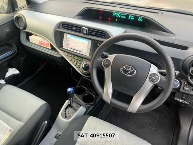 Toyota AQUA 2013-08 8625817-10