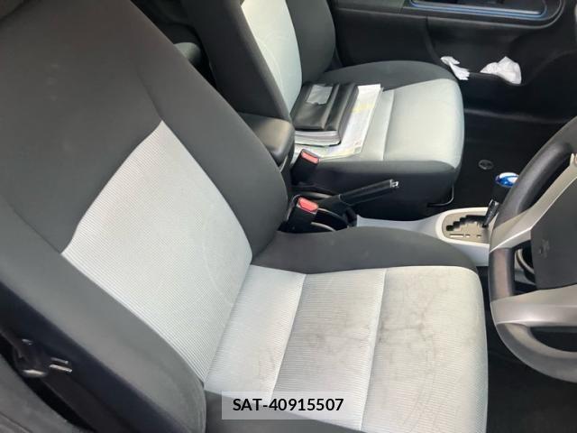 Toyota AQUA 2013-08 8625817-11