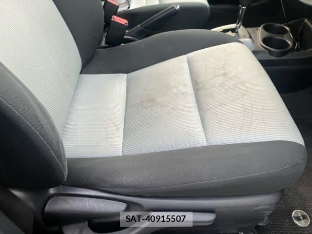Toyota AQUA 2013-08 8625817-12