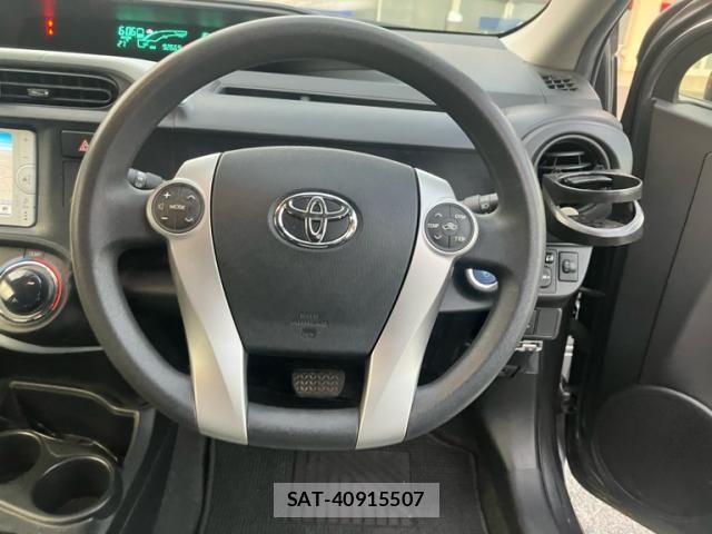 Toyota AQUA 2013-08 8625817-16