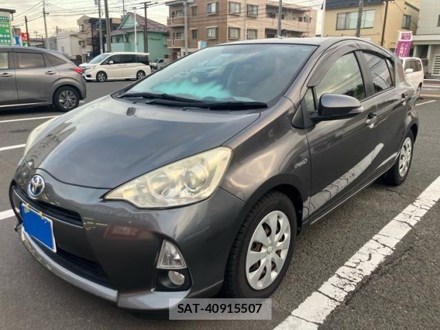 Toyota AQUA 2013-08 8625817-1