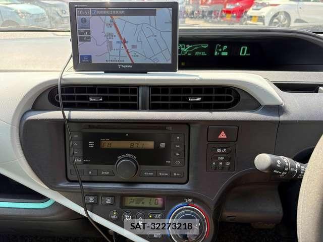 Toyota AQUA 2013-04 8625810-11