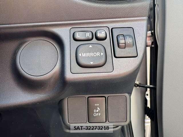Toyota AQUA 2013-04 8625810-12