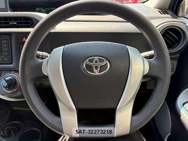 Toyota AQUA 2013-04 8625810-16