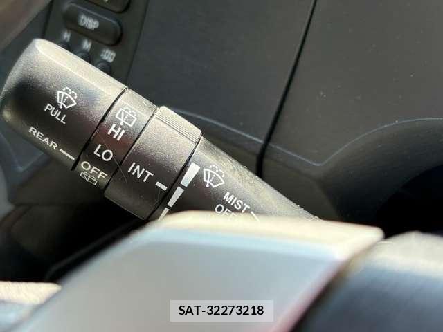 Toyota AQUA 2013-04 8625810-17