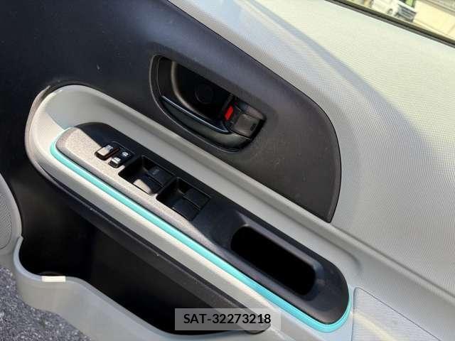 Toyota AQUA 2013-04 8625810-19