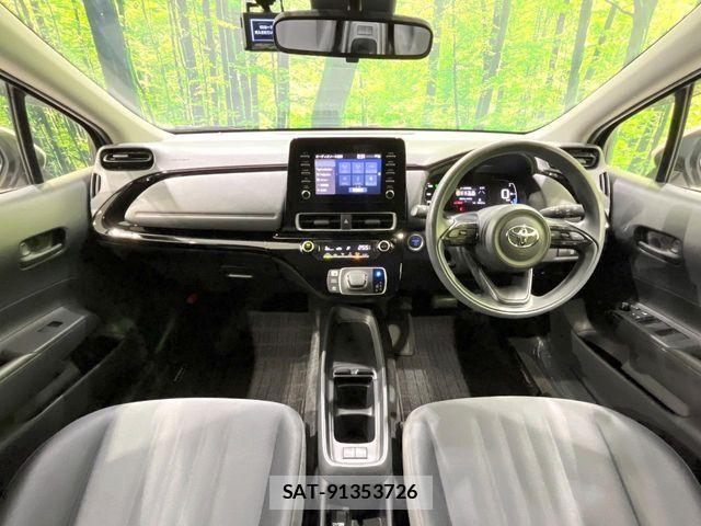 Toyota AQUA 2021-12 8625771-1