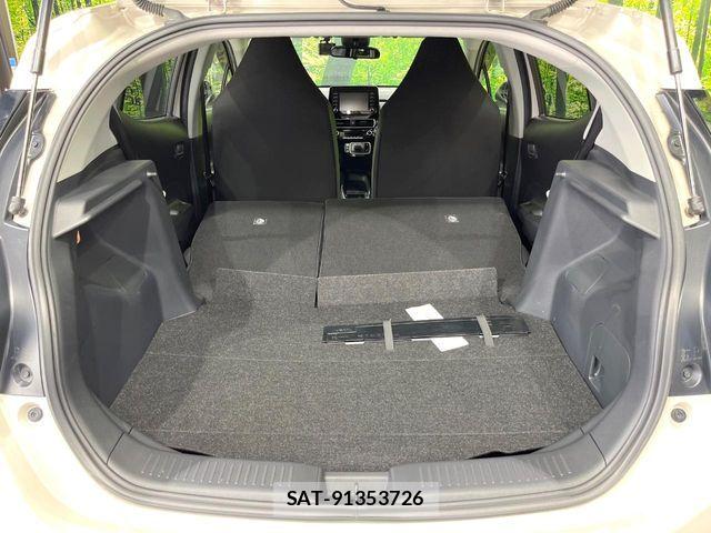 Toyota AQUA 2021-12 8625771-19