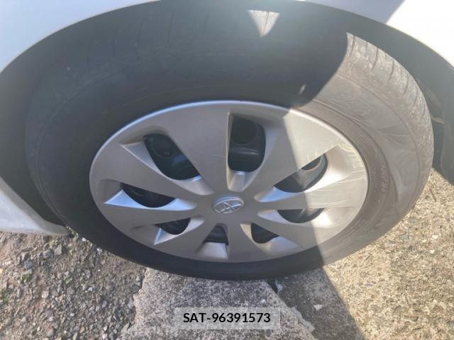 Toyota AQUA 2012-12 8625827-9
