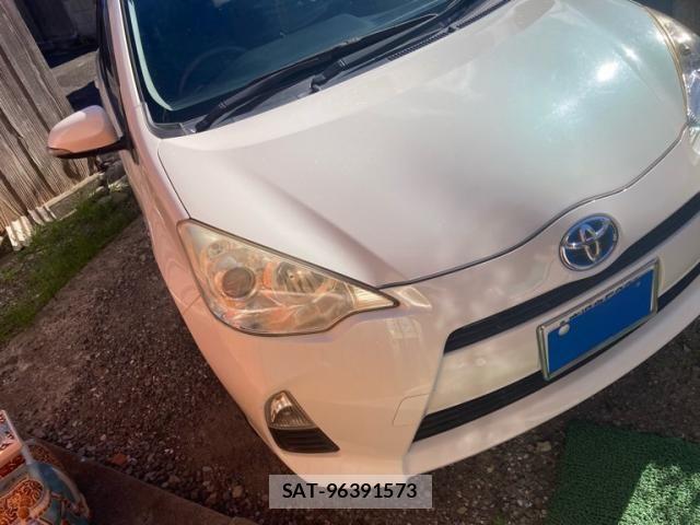 Toyota AQUA 2012-12 8625827-1