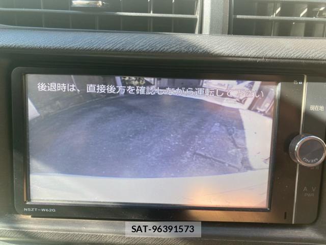 Toyota AQUA 2012-12 8625827-24