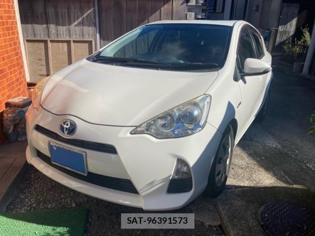Toyota AQUA 2012-12 8625827-2
