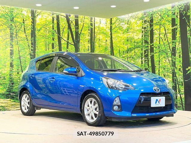 Toyota AQUA 2012-11 8625795-15