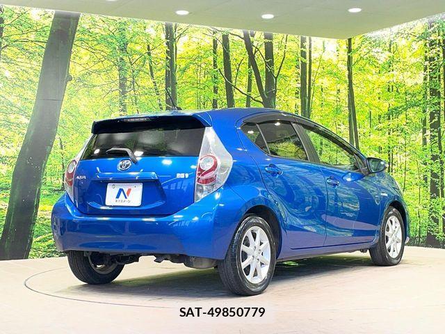 Toyota AQUA 2012-11 8625795-16