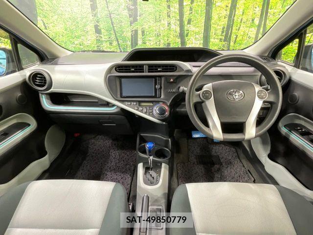 Toyota AQUA 2012-11 8625795-1