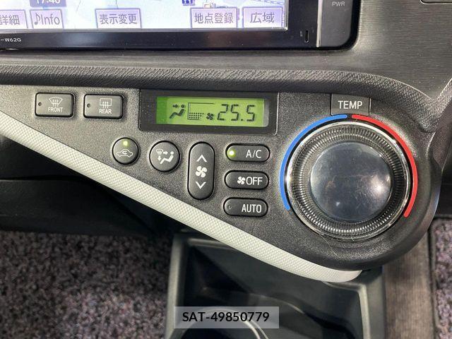 Toyota AQUA 2012-11 8625795-6