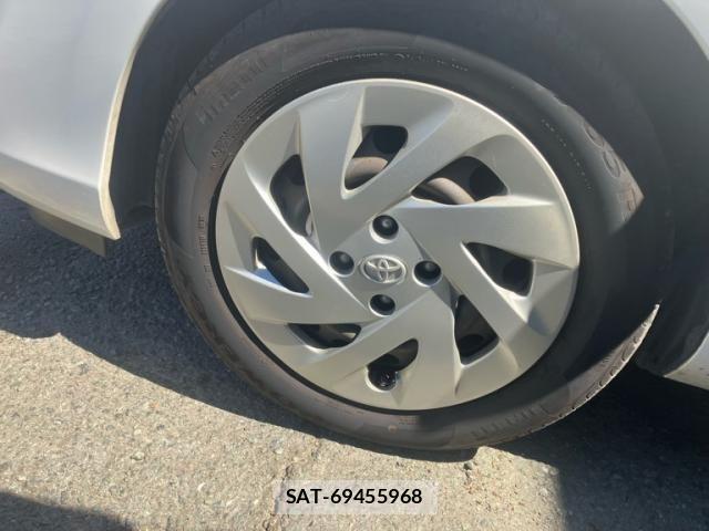 Toyota AQUA 2017-03 8625816-7