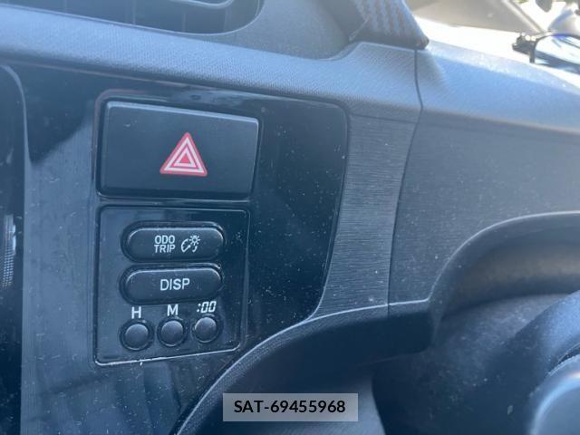 Toyota AQUA 2017-03 8625816-16
