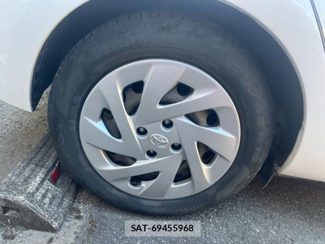 Toyota AQUA 2017-03 8625816-5