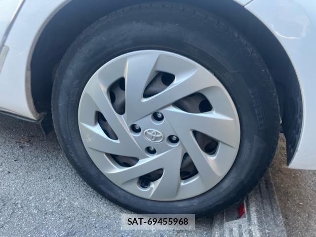 Toyota AQUA 2017-03 8625816-6