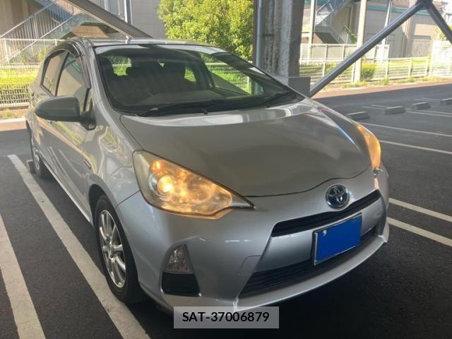 Toyota AQUA 2012-09 8625825-0