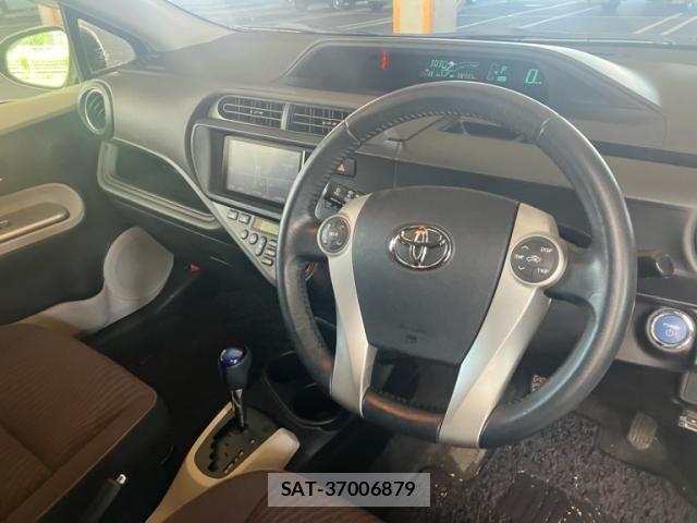 Toyota AQUA 2012-09 8625825-11