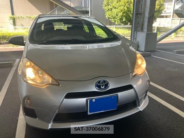 Toyota AQUA 2012-09 8625825-1